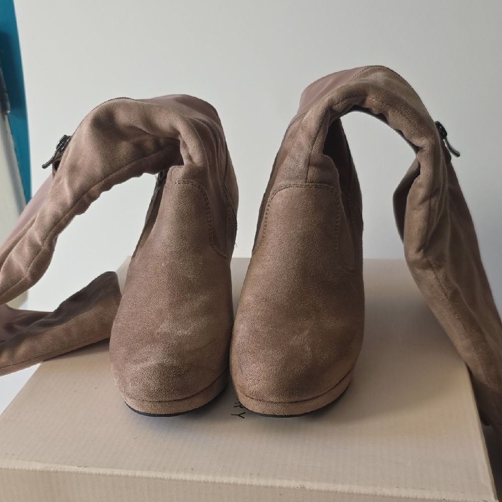 Brown Suede Women's Boots